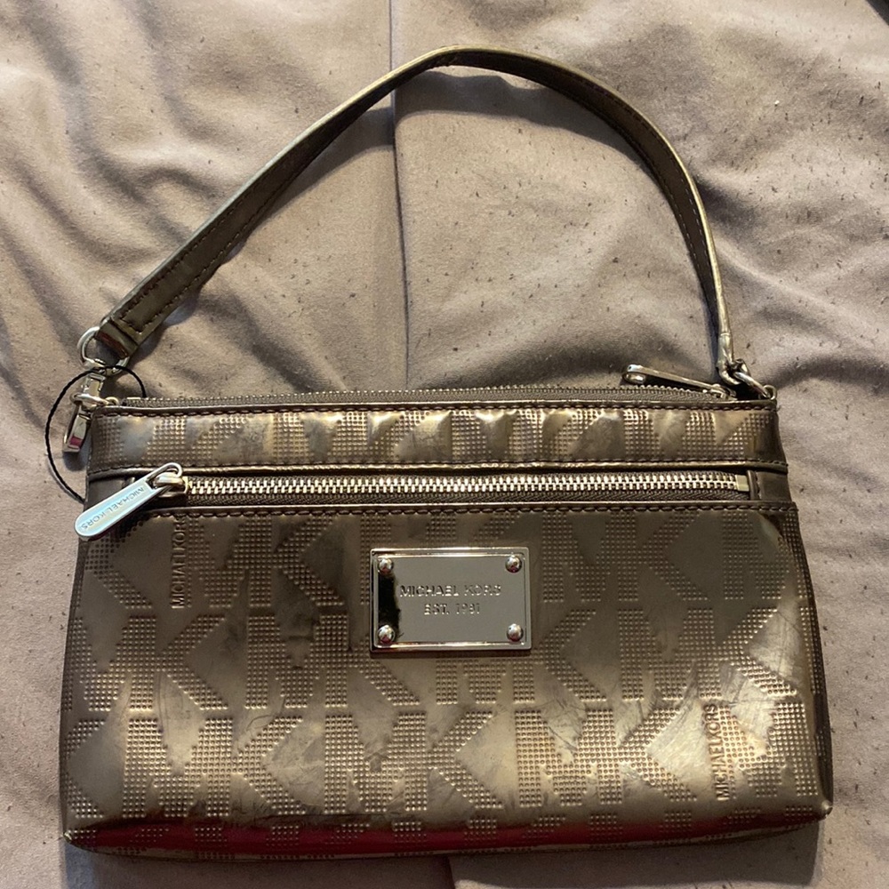 Micheal Kors wristlet